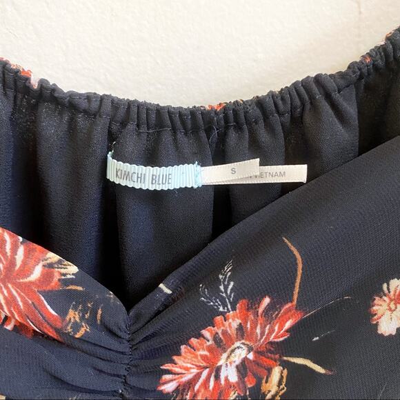 Kimchi Blue Black Floral Off The Shoulder Romper‎ - Picture 4 of 5